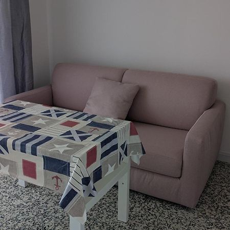 לה לבאנדו Studio Climatise Avec Coin Nuit 150M De La Plage מראה חיצוני תמונה