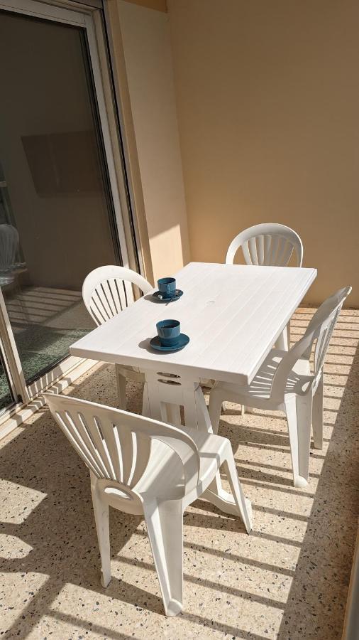 לה לבאנדו Studio Climatise Avec Coin Nuit 150M De La Plage מראה חיצוני תמונה